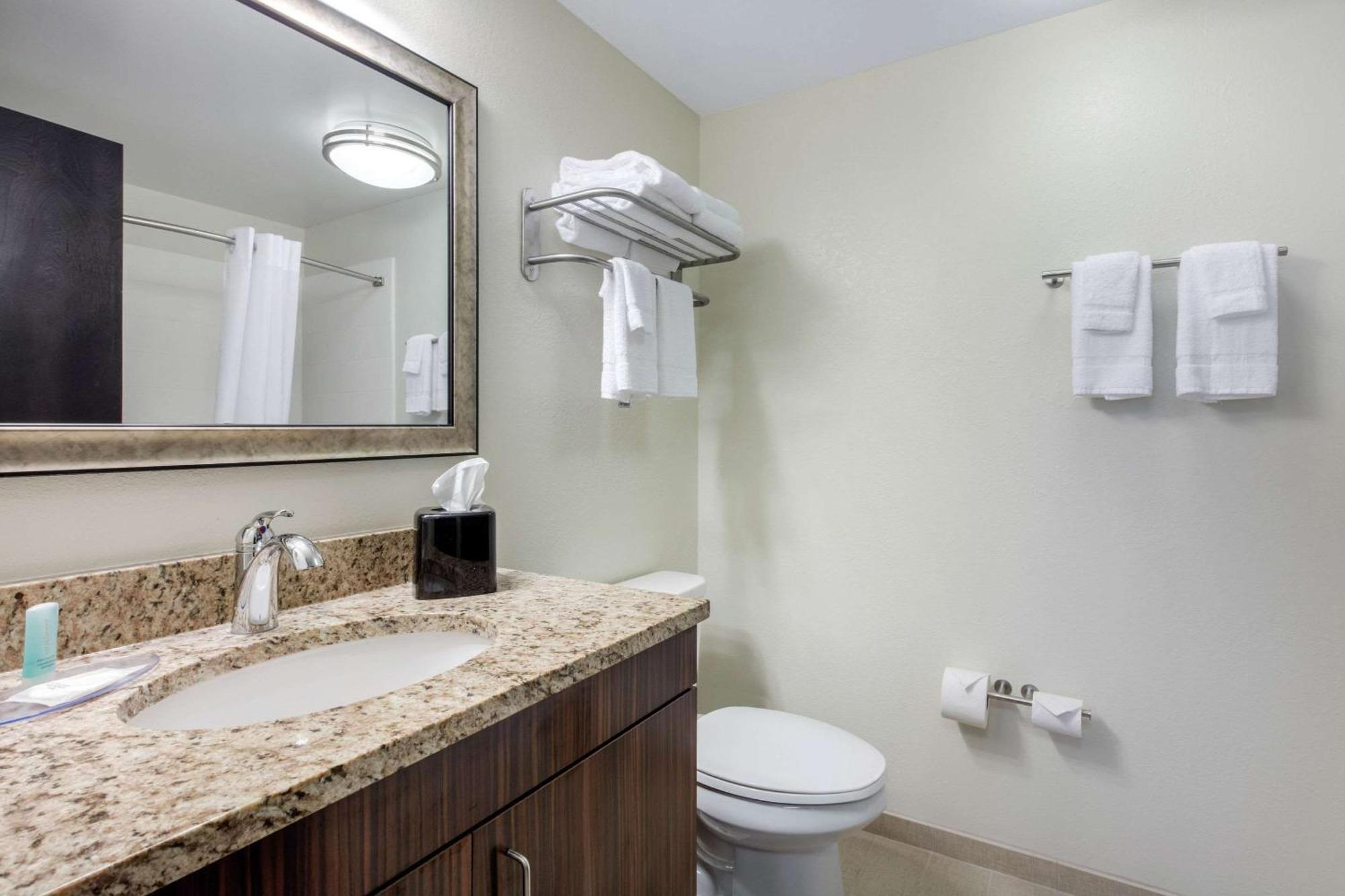 Mainstay Suites St Louis Airport Bridgeton Zewnętrze zdjęcie